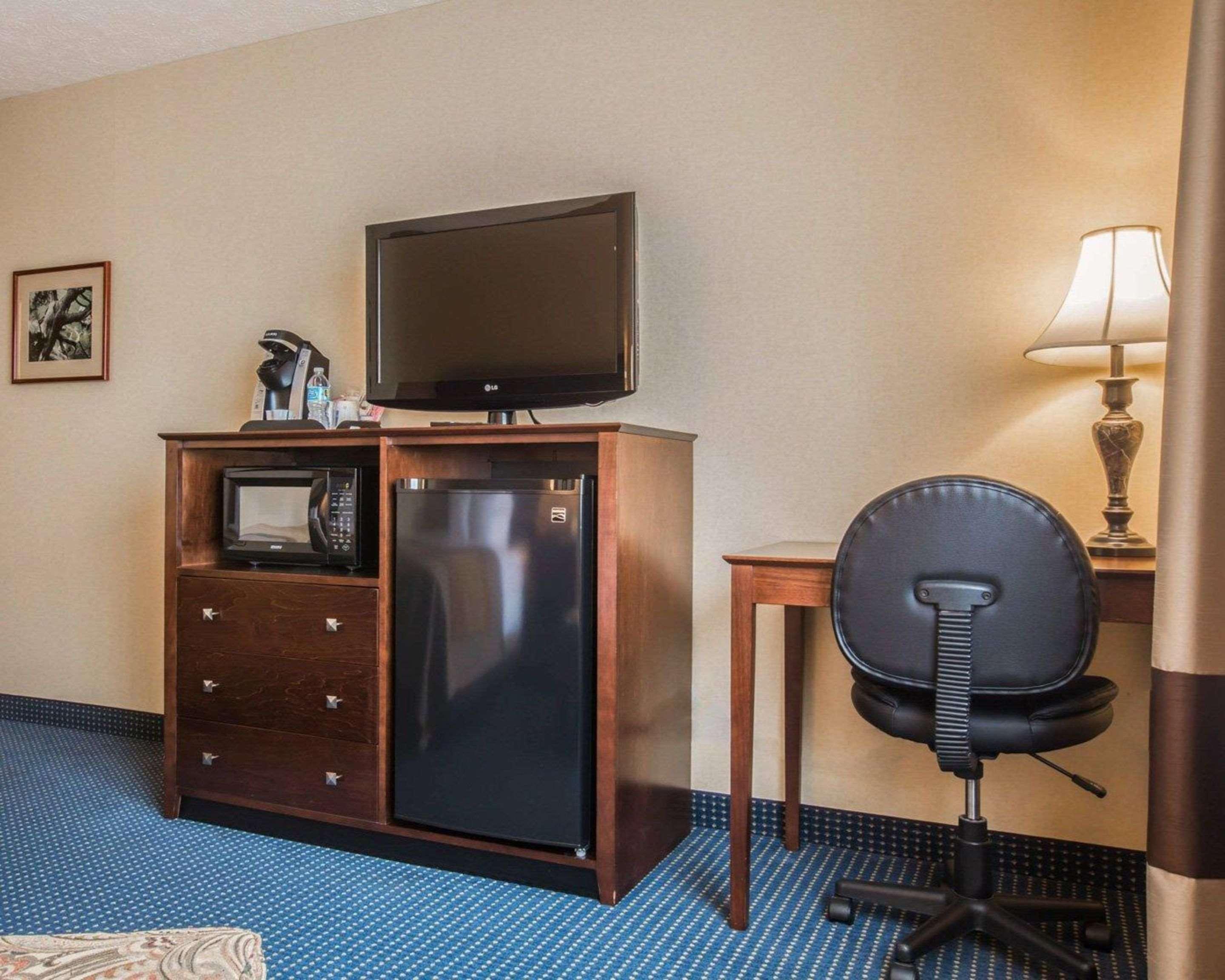 Comfort Inn & Suites Montpelier-Berlin Extérieur photo