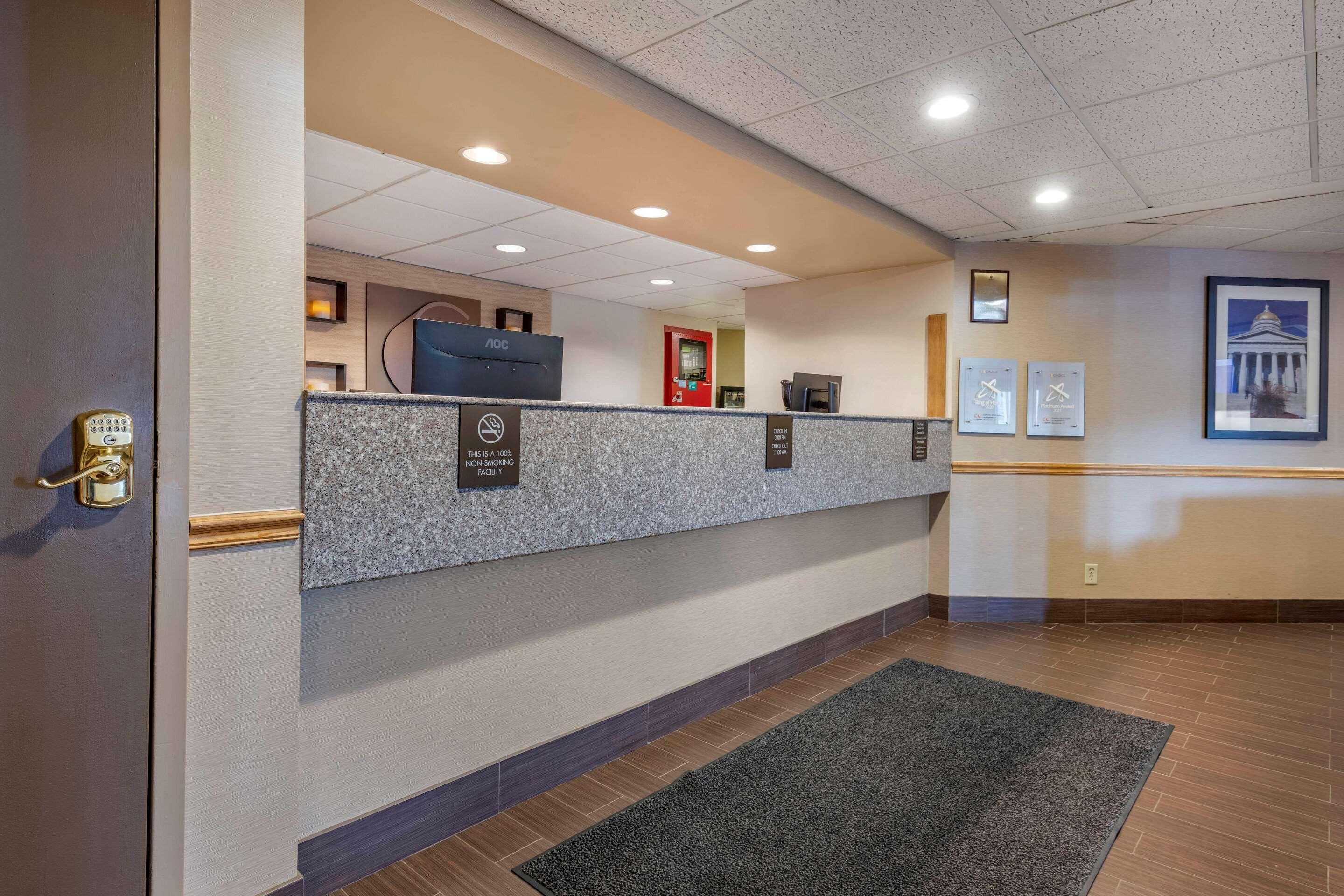 Comfort Inn & Suites Montpelier-Berlin Extérieur photo