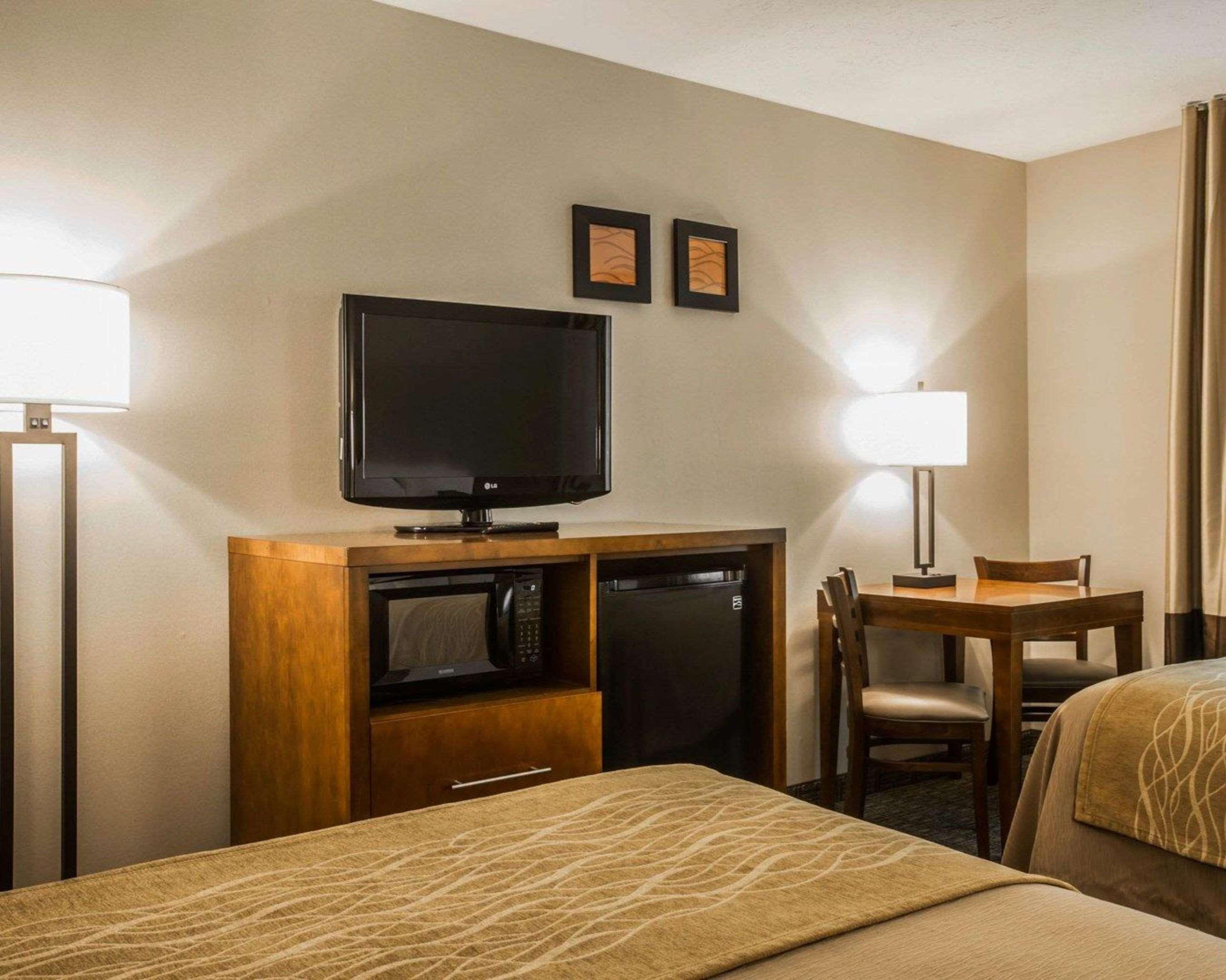 Comfort Inn & Suites Montpelier-Berlin Extérieur photo